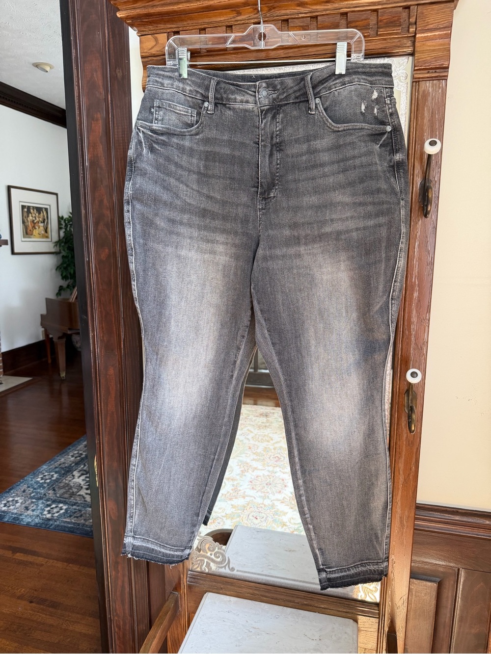 Judy Blue Faded Grey Cropped Ankle Jeans